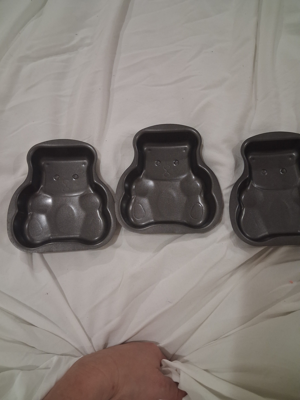 Source Unknown Gray Bear-Shaped Mini Cake Pans - Set of 3